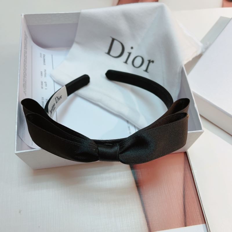 CHRISTIAN DIOR